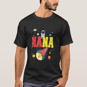 Familjen Nana Funny Birthday Space Astronaut Älska T Shirt