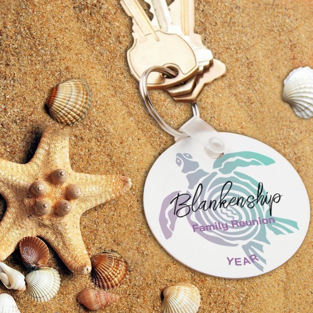 Familjen Reunion Pastel Tribal Turtle Keepsaké Nyckelring (Keep memories fresh throughout the year with this personalized tropical family reunion  keychain. )