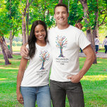 Familjen Reunion Rainbow Family Träd T Shirt<br><div class="desc">Familjeåterförening T-shirt för hela manarna av familjen! Dessa T-tröjor i snyggten är dekorerade med en familj träd i färg i regnbågen. Anpassa dem med din familj namn och året. Den här unika designen är en utskrift av Träd-familjens mosaik som är gjord av ett litet delart glas av färgad. Original Mosaic...</div>