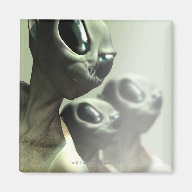 Familjen utomjordingar har klämts ihop. magnet (Framsidan)