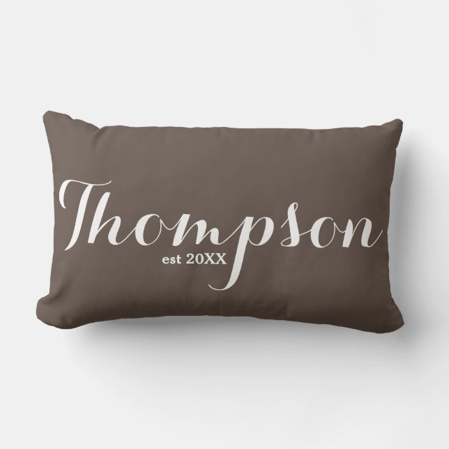 Familjens efternamn Lumbar Pillow Thompson Brown Lumbarkudde (Framsida)