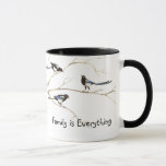 Familjeoffertfamiljen Watercolor Magpie Bird Famil Mugg<br><div class="desc">Den här magpafamiljen påminner oss om att Familj är Allt. Underbar offert för familjegåvor och familjeåterföreningar</div>