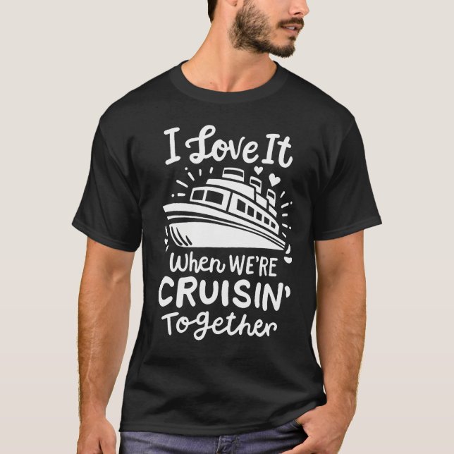 Familjereserver 2024 älskar jag det när vi är Crui T Shirt (Framsida)