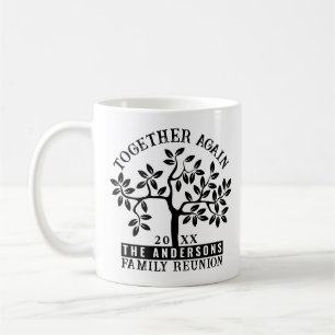 Familjesammankomstträd med namn och datum kaffemugg