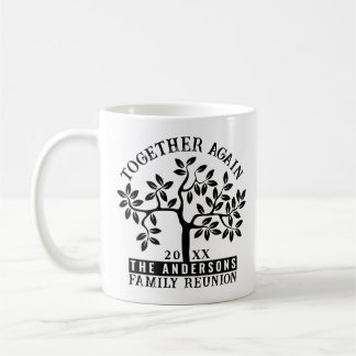 Familjesammankomstträd med namn och datum kaffemugg