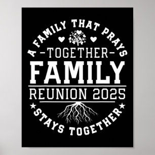 Familjesammanträffande 2025 En familj som ber till Poster