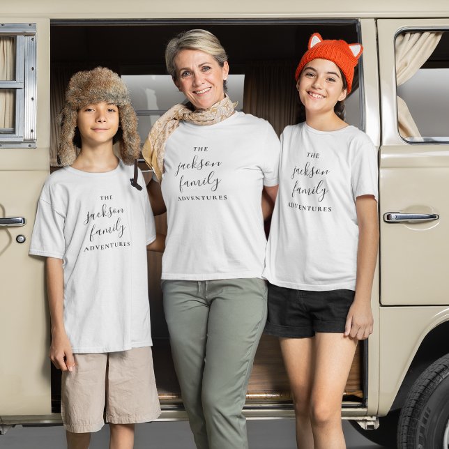 Family Äventyr | Ursprunglig modern minimal T Shirt (Skapare uppladdad)