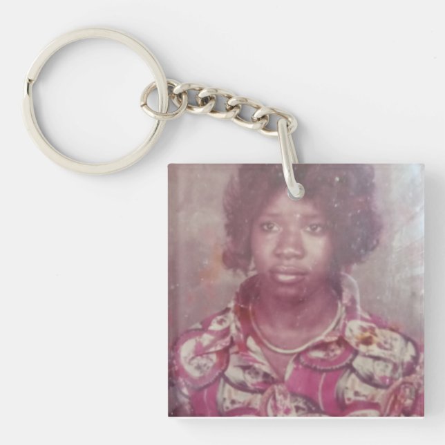 FAMILY BEAUTY- SQUARE KEYCHAIN (Framsidan)