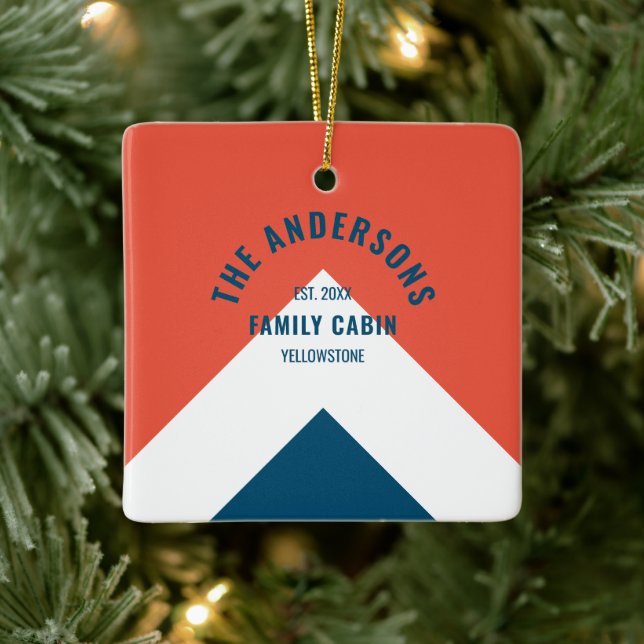 Family Cabin Personlig Namn Red Navy Retro Julgransprydnad Keramik (Träd)