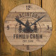 Family Cabin Rustic Wood Personlig Rund Klocka (Skapare uppladdad)