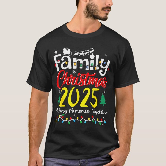 Family Christmas 2025 Matching Outfit Xmas Squad S T Shirt (Framsida)