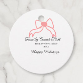Family comes first red bow family name holidays gåvor etiketter