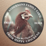 Family Farm Anpassningsbar Funny Chicken-fotomall Runt Klistermärke<br><div class="desc">En rolig,  söt kycklingfoto. Anpassa enkelt de här klistermärkena till ditt märke och lägg till ditt eget foto om du vill! Designad med ❤ av Zaubershirts -</div>