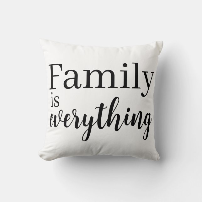 Family is everything Throw Pillow Kudde (Framsida)