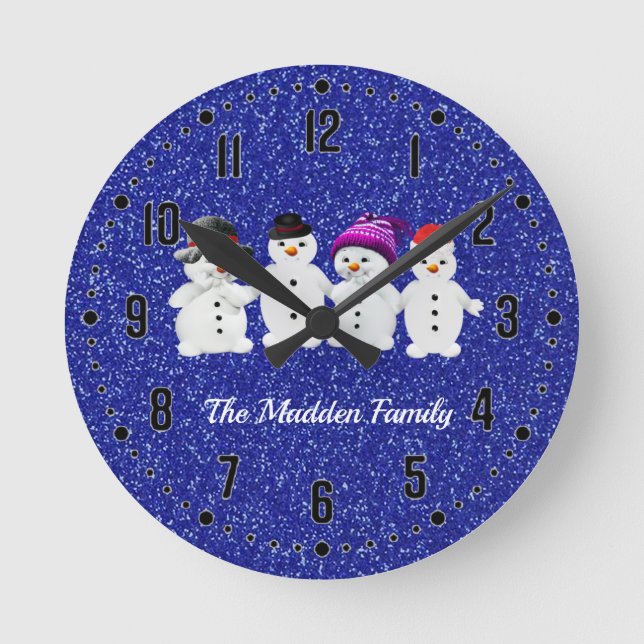 Family of Four Snowmen Blue Sparkle Winter Round P Rund Klocka (Framsida)