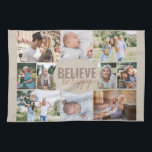 Family Photo Collage Tro Quote Neutralt Beige Kökshandduk<br><div class="desc">Foto Collage Kitchen Towel med 10 av dina favoritfoton. Ordalydelsen i mitten lyder "tro vara lycklig" och är skriven med fet stil och avslappnad, teckensnittsskript för smala. Fotomallen är inställd så att du kan lägga till 10 bilder, som visas i liggande, fyrkantiga och porträtt bilder i ge så mycket flexibilitet...</div>
