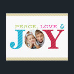 FAMILY PHOTO JOY, enkel, djärv, modern, färgad röd Helg Vykort<br><div class="desc">by kat masard >> www.simplysweetpaperie.com << Skicka och extra speciellt meddelande med stil och pizzazz i år... Personlig med dina detaljer och foton som mina moderna helgdag säkert kommer att klara sig ut från hälsning som dina vänner och familj kommer att få den här säsongen och kommer att göra ett...</div>