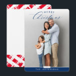 FAMILY PHOTO modern calligraphy overlay navy blue Julkort<br><div class="desc">genom kat masard >> www.simplysweetPAPERIE.com << A toppen Simple Photo helgdag Card design för att fira säsongen med familj och vänner. Maximalt område för visning av din vackra familj! AVDELNING 1. Om du vill ändra storlek på eller flytta fotot slått klickar du på "anpassa det". 2 Du kan också ändra...</div>