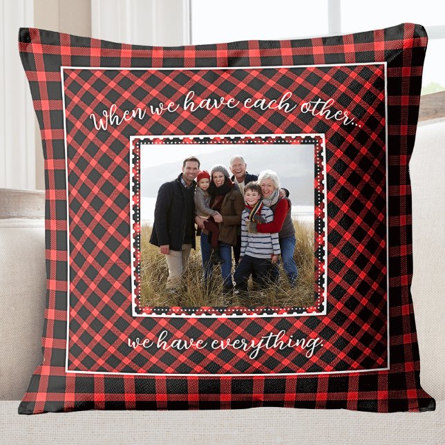 Family Photo Red Buffalo Play Helgdag Kudde (Family Photo Red Buffalo Plaid Holiday Throw Pillow
)