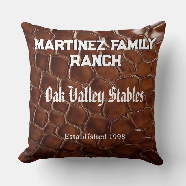 Family Ranch Faux Crocodile Leather Kudde (Framsida)