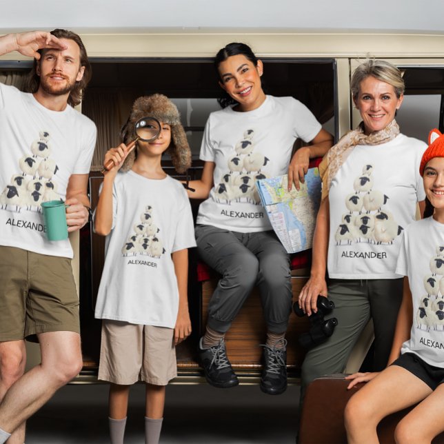 Family Reunion Samling Roligt Sheep Black Namn T Shirt (Skapare uppladdad)