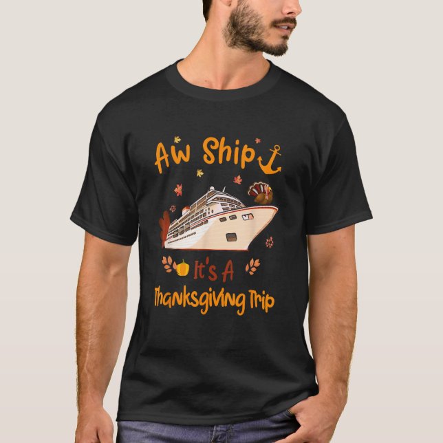 Family Thanksgiving Cruise 2023 Lycklig Autumn Cru T Shirt (Framsida)