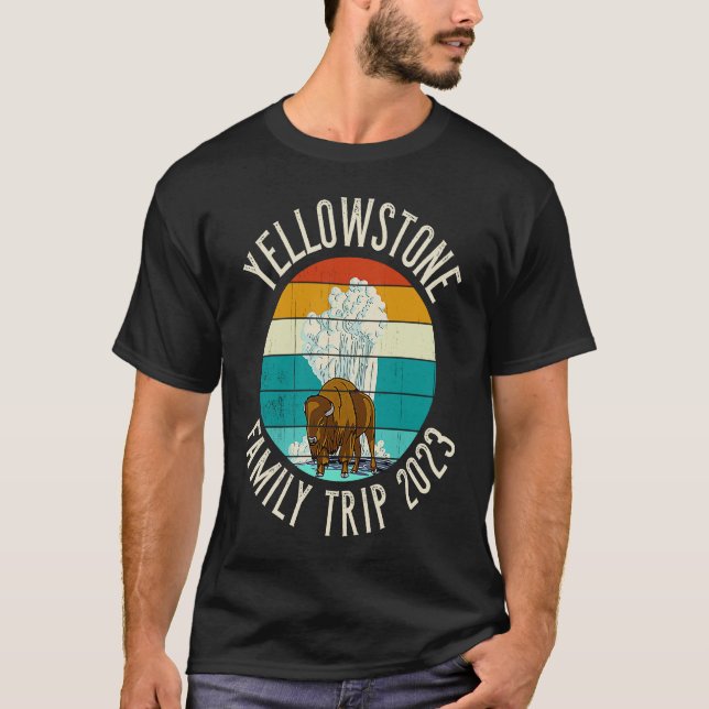 Family Trip 2023 Bison Geyser  Yellowstone T Shirt (Framsida)