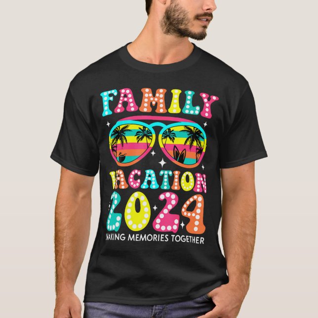 Family Vacation 2024 Beach Matching Summer Vacatio T Shirt (Framsida)