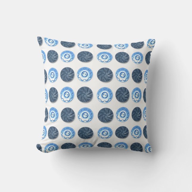 Fancy Blue Buttons Pattern on White Throw Pillow Kudde (Framsida)