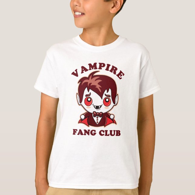 Fang Klubb | Funny Pun och Cute Vampire T Shirt (Framsida)