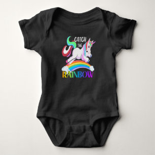 Fånga regnbågens enhörningsdesign t shirt
