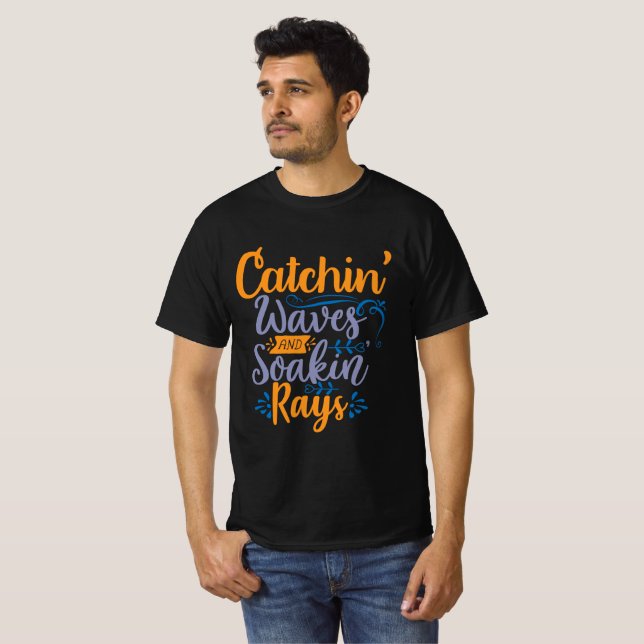 Fånga vågor & bada t shirt (Hel framsida)