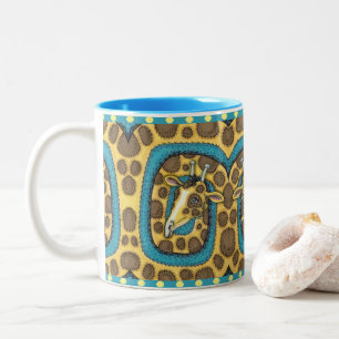 FÅNIG GIRAFFE LONG NACKE OCH SPOTS, FUNNY FOLK ART Två-Tonad MUGG