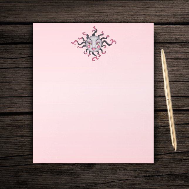 fantasi Sol Söt Ansikte Black Rosa Rays Anteckningsblock (Grey pink black sun with pretty face pink lips and fancy scrolled rays on pink paper notepad.)
