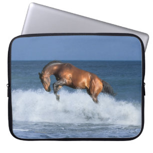 Fantasihästar: Selle Francais & hav Laptop Sleeve