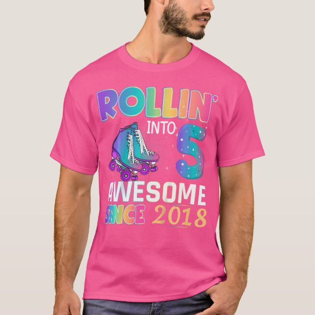 Fantastisk 5-årig tjej på rullskridsko på 5-årsdag t shirt (Framsida)