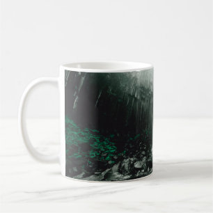 Fantastisk av Svartifoss vattenfall. Scenisk bild Kaffemugg