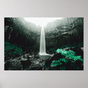 Fantastisk av Svartifoss vattenfall. Scenisk bild Poster