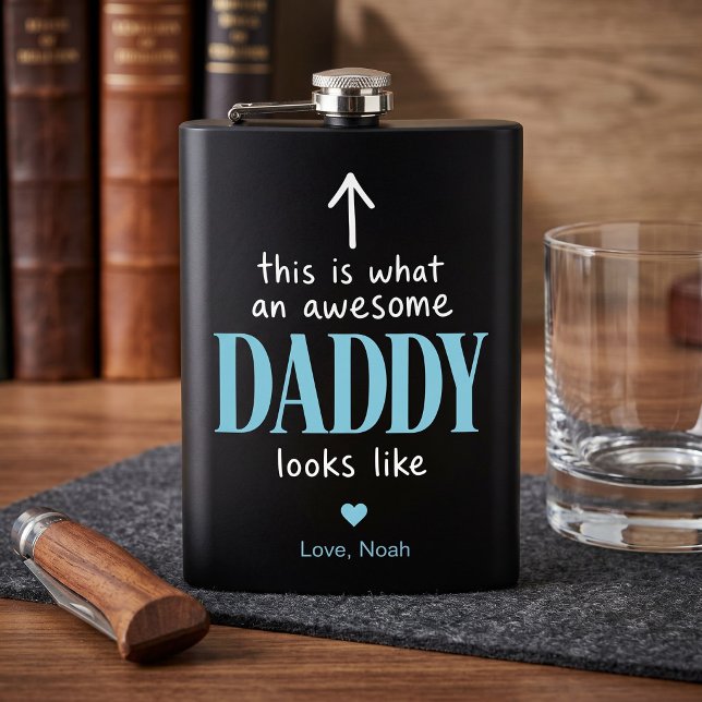 Fantastisk Daddy-typografi Svart och blå flaska Fickplunta (Personalized Awesome Daddy Flask | Father's Day Gift Idea)