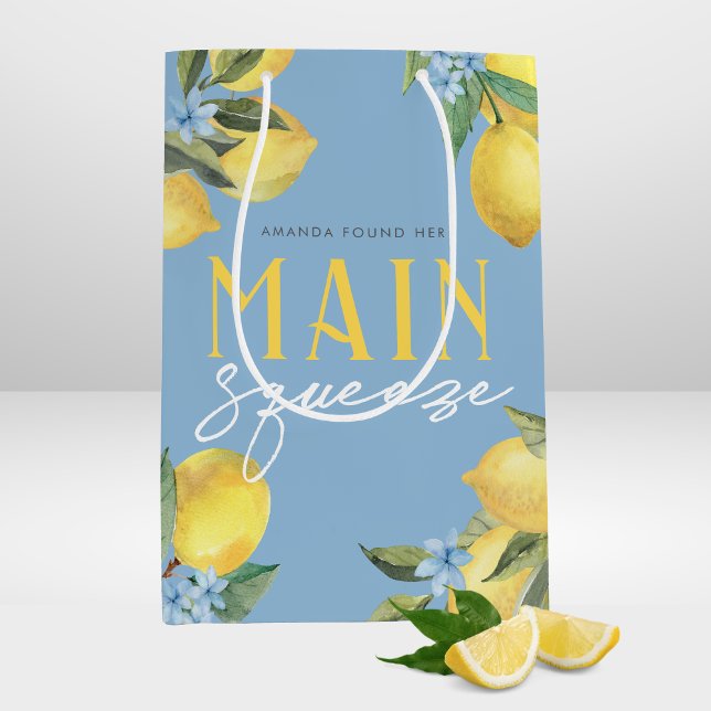 Fantastisk Fann Sin Huvudsakliga Vattenfärg Lemon (She Found Her Main Squeeze Watercolor Lemon and Flower Bridal Shower Gift Bag in Dusty Slate Blue)