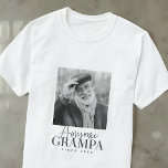 Fantastisk Grampa sedan 20XX-foto med enkel Elegan T Shirt<br><div class="desc">Den här enkla och moderna designen består av serif och kursiv typografi och lägger till ett foto av anpassningsbarna</div>