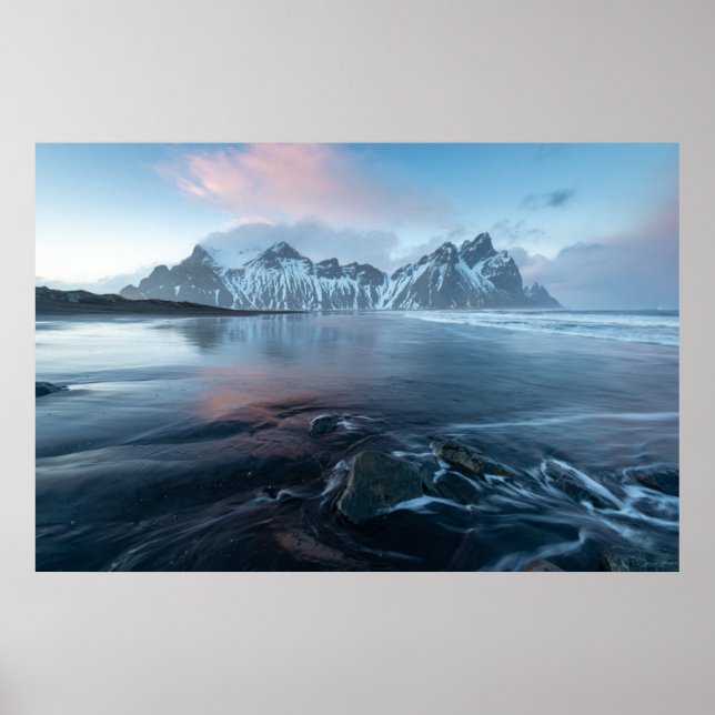Fantastisk Light in Island | Stoksnes, Vestrahorn Poster (Framsidan)