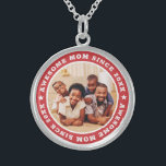 Fantastisk Mamma sedan 20XX Modern enkel foto Sterling Silver Halsband<br><div class="desc">Denna enkla och moderna utformning består av serif-typografi och lägger till ett anpassningsbar-foto. Fantastisk Mamma Sedan 20XX cirkulerar bilden av mamma,  mor,  mamma,  morsa etc. Det här är en perfekt till Mamma på hennes födelsedag,  mors dag,  julklappar osv.</div>