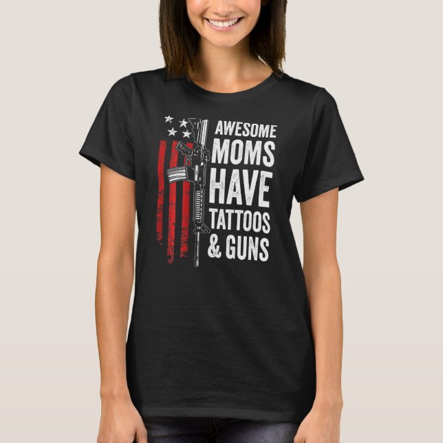 Fantastisk Mammor har Tattoos & Guns Womens (på ba T Shirt (Framsida)
