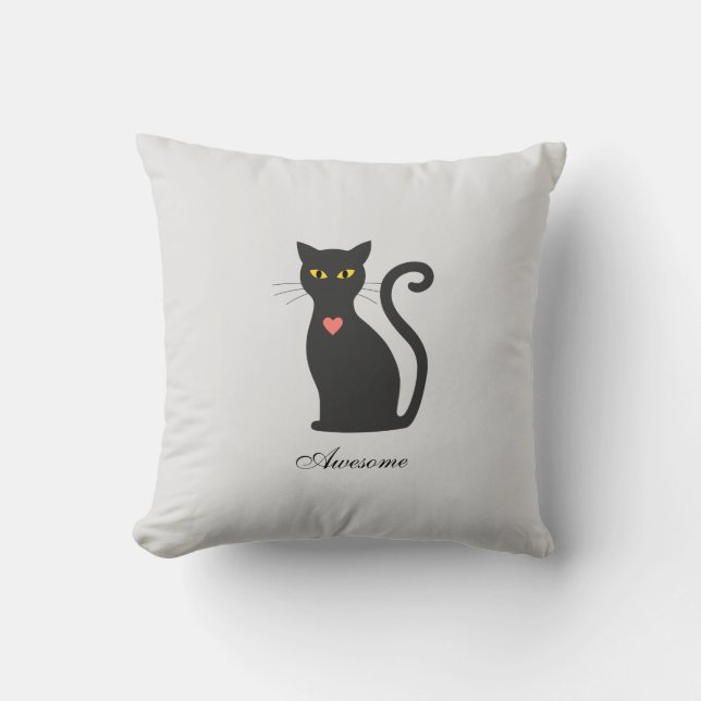 Fantastisk mörkgrå katt på ljust silver kudde (Framsida)