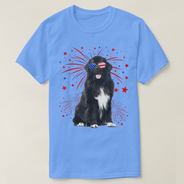 Fantastisk Newfoundland Hund Amerikanska Flagga 4  T Shirt (Design framsida)