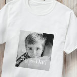 Fantastisk Pappa sedan 20XX Modern Simple Elegant  T Shirt<br><div class="desc">Den här enkla och moderna designen består av serif och kursiv typografi och lägger till ett foto av anpassningsbarna</div>