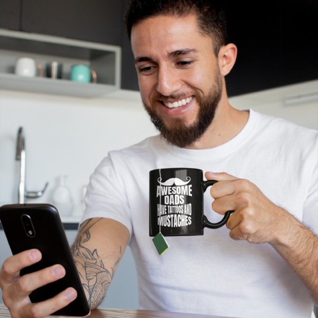 Fantastisk Pappor har Tattoos Black Combo Mugg (Skapare uppladdad)