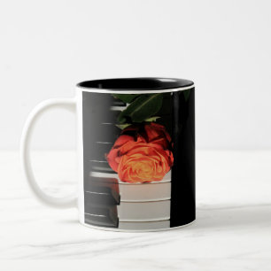 Fantastisk Piano Artwork Två-Tonad Mugg