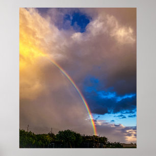 Fantastisk regnbåge med blå himmel och moln poster